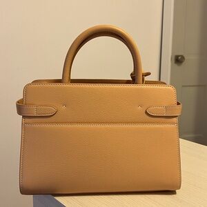 Le Tanneur | EMILIE
MEDIUM-SIZED HANDBAG IN GRAINED LEATHER